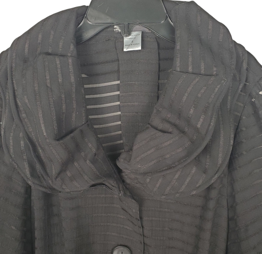 Damee Inc Black Striped Jacket. Double Wired Collar. SM. [A004] - Picture 8 of 9